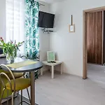 Roomservice Apartment