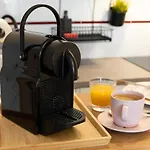 Roomservice Apartment *