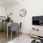 Roomservice Apartment