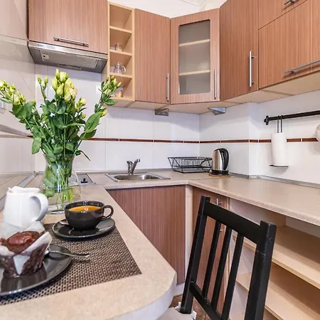 Roomservice Apartment *