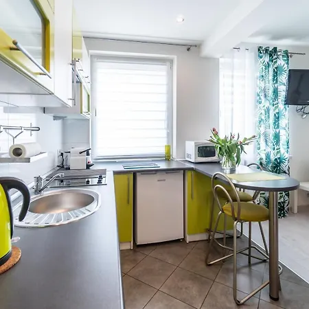 Roomservice Apartment