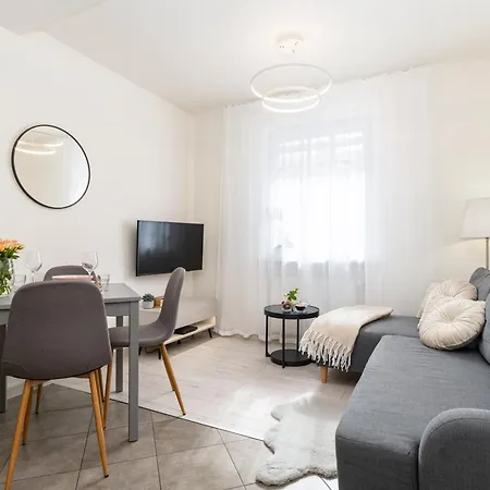 Apartment Roomservice