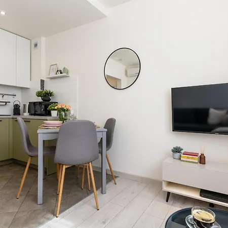 Roomservice Lägenhet