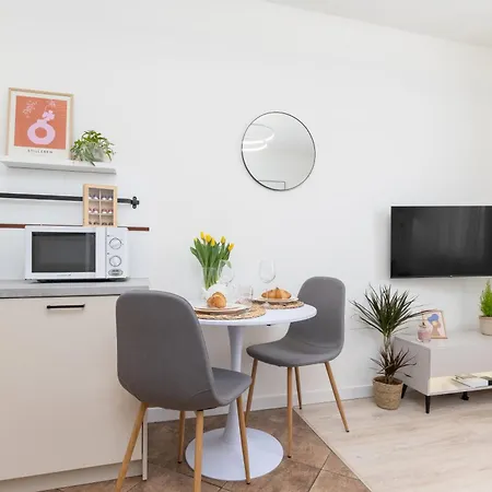 Roomservice Apartman *